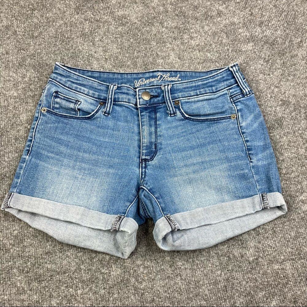 Universal Thread Denim Shorts Womens Size 2 Blue Mid Rise Midi Cuffed Jean Short